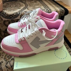 OFF WHITE SNEAKERS